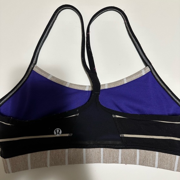 Lulu Lemon Striped Sports Bra Size 6 - Picture 2 of 3